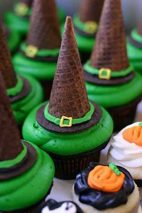 witch' hat cupcakes