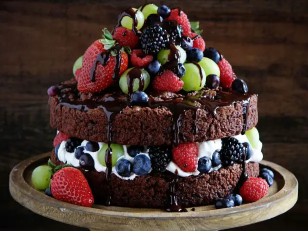 fnd_naked-chocolate-cake-i-am-baker_s4x3.jpg.rend.sni18col