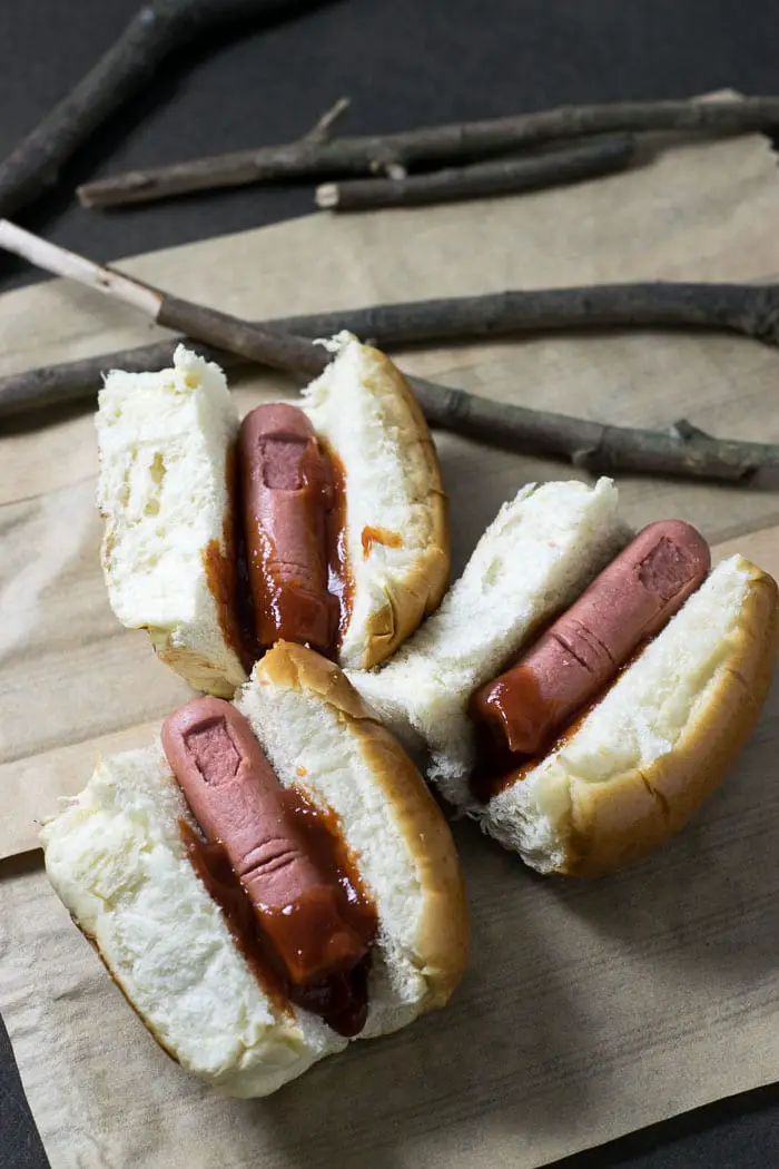 Receita de Halloween: Bloody Finger Hot Dog | Inglês Gourmet